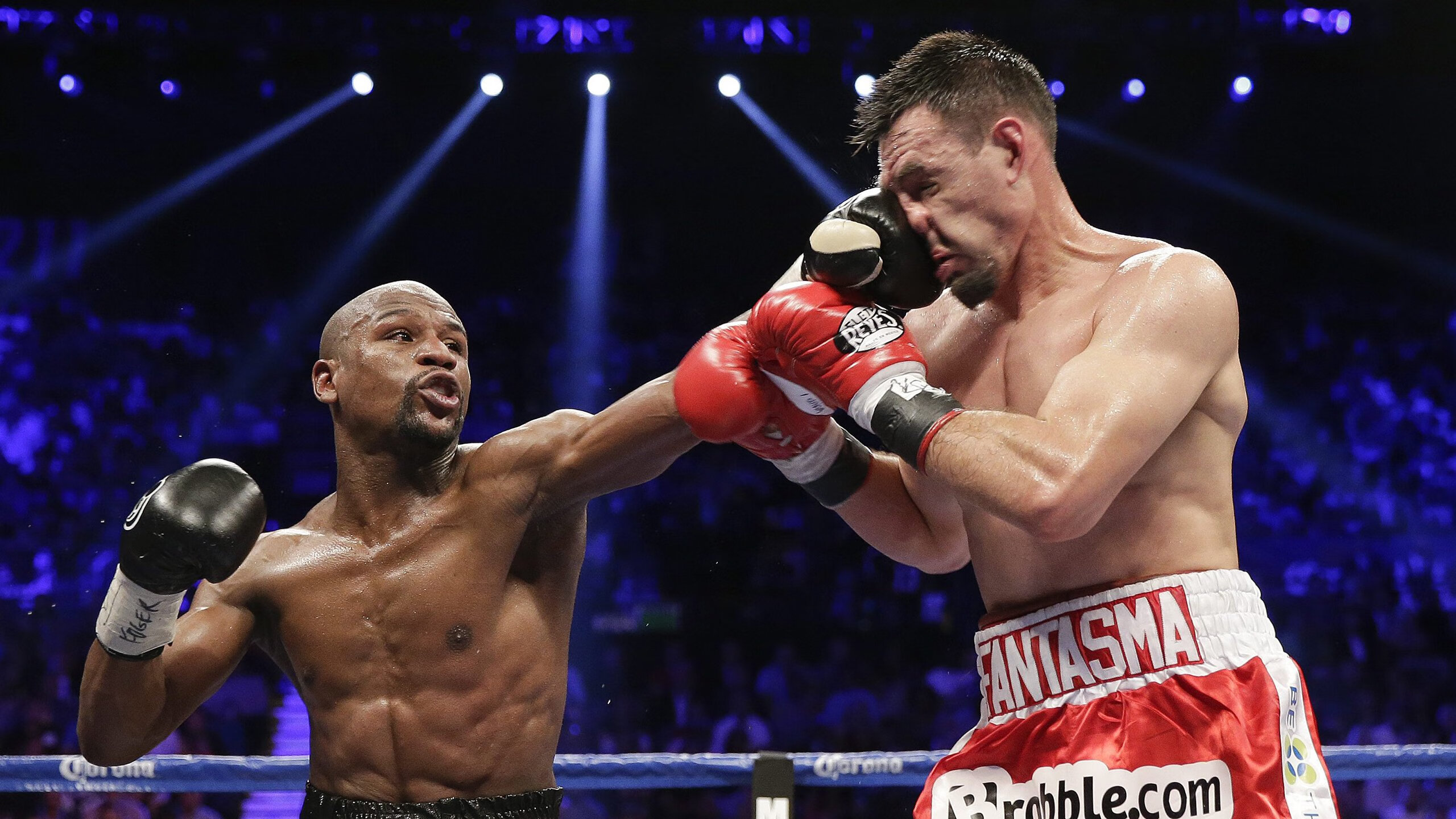 爱游戏官网app -今晚国王杯焦点战！曼联迎战皇家马德里，绝杀或上演