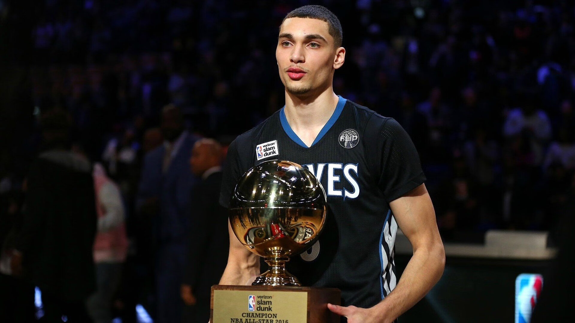 浓眉哥连续二十场比赛得分超过关键助攻，热火挑战极限！